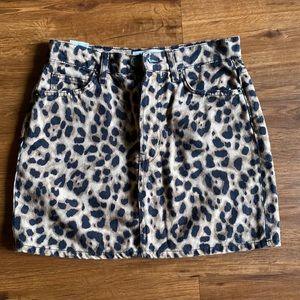 Reformation leopard skirt great condition